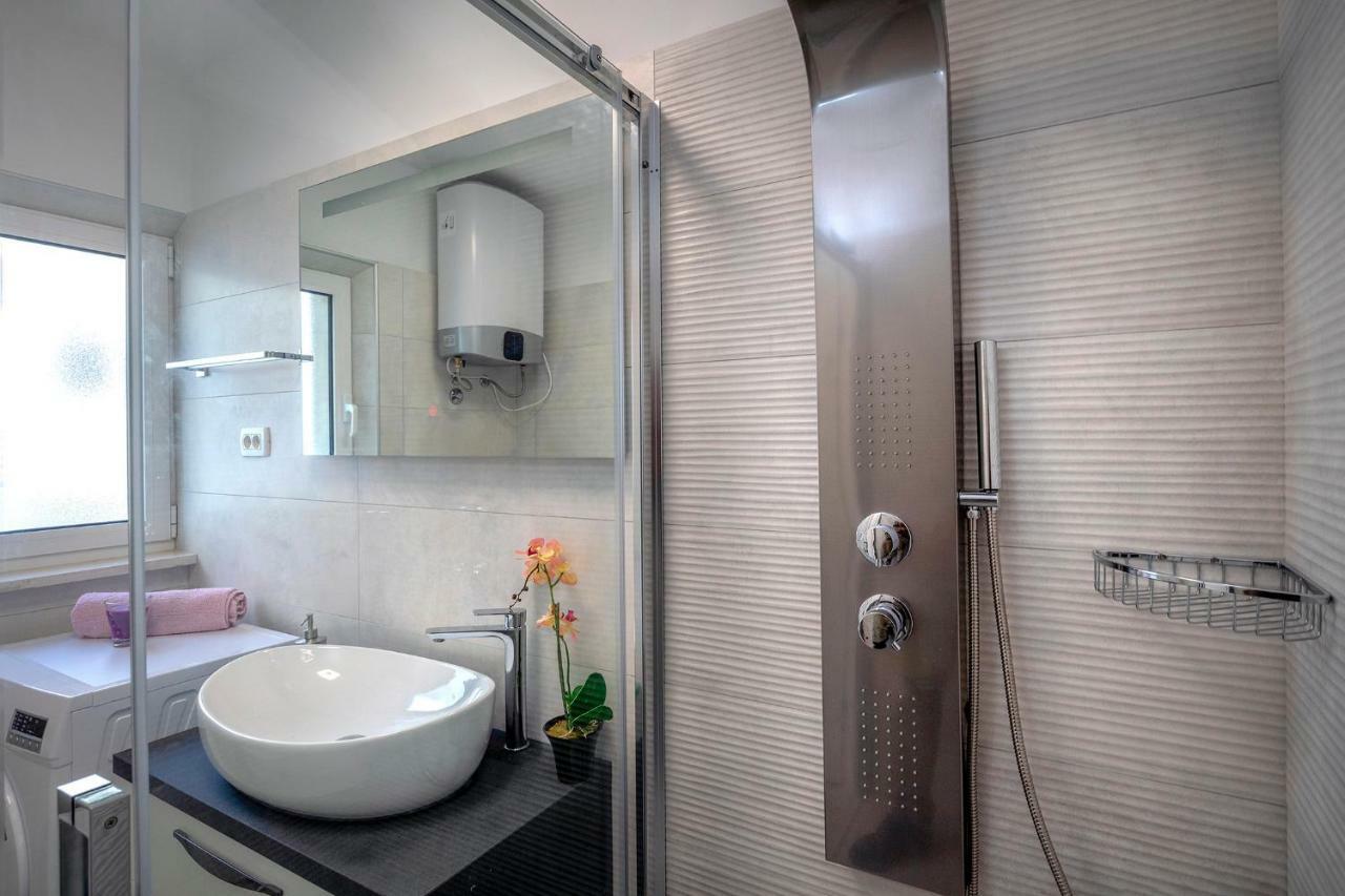 Apartments Snjezana Povlja  Εξωτερικό φωτογραφία